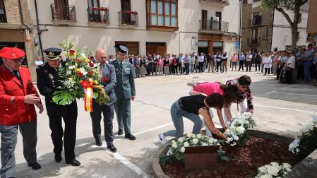 Imágenes del homenaje en Sangüesa a Bonifacio Martín y Julián Embid