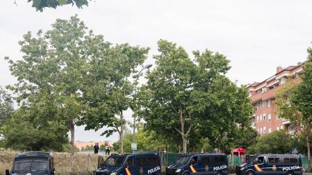 Parte del dispositivo que ha efectuado el desalojo este viernes en Alcobendas