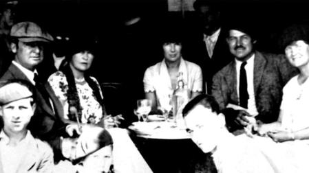 Mesas redondas, conferencias, documentales, un espectáculo teatral y talleres de cocina acercarán la figura de Ernest Hemingway y la imagen de las fiestas de antaño