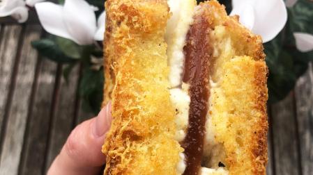 Bocadillo crujiente de membrillo y mozzarella