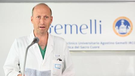 El doctor Sergio Alfieri, durante el parte médico