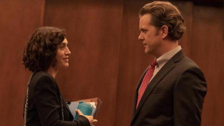 Lizzy Caplan y Joshua Jackson, son Alex y Dan en 'Atracción fatal'