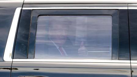 Donald Trump es conducido al juzgado en Miami
