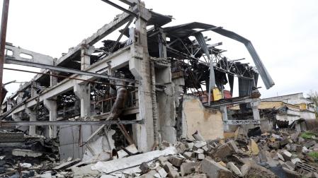 Un edificio destruido a causa de un ataque del Ejército de Rusia contra la ciudad ucraniana de Kramatorsk, en la provincia de Donetsk