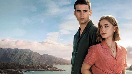 Julio Peña y Clara Galle, en una imagen promocional del filme
