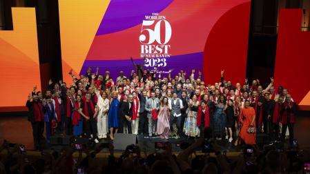 Los premiados durante la gala 'The World's 50 Best Restaurants', en el Palau de Les Arts en Valencia
