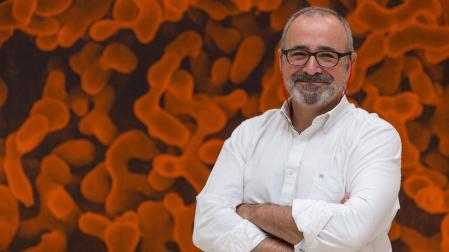 El microbiólogo de la UN Ignacio López-Goñi, Premio de Ciencia en Español