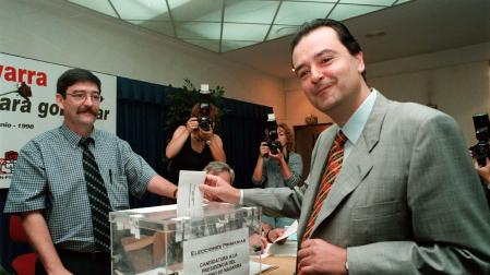 Juan José Lizarbe votaba en las primarias del PSN de 1998