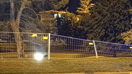 Vallas colocadas en la Vuelta del Castillo, contra las que chocó una motocicleta