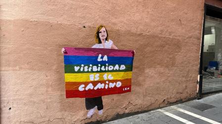 Mural de LKN con la alcaldesa Ibarrola con motivo del Día del Orgullo