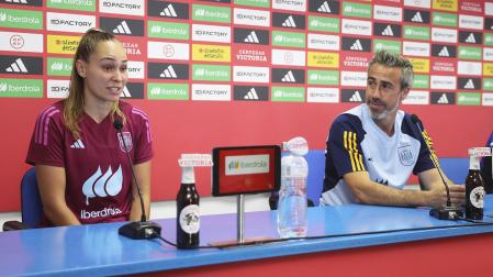 Irene Guerrero y Jorge Vilda, durante la rueda de prensa