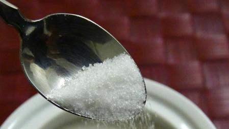 El aspartamo es uno de los edulcorantes más utilizados en la industria alimentaria