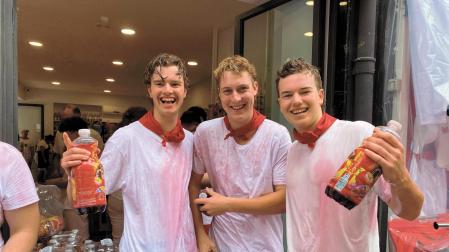 Los australianos Sam Jones, Cameron Wales y James Russell