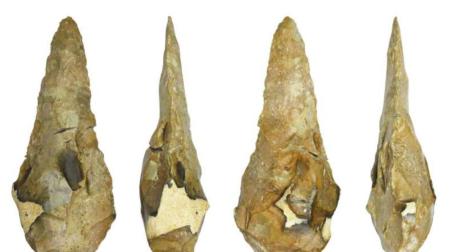Hachas de piedra gigantes encontradas en Inglaterra

UCL

07/07/2023