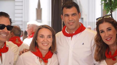 Cuca Gamarra, junto a Javier García, en Pamplona