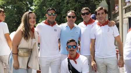 Chimy Ávila con parte de la cuadrilla de Escribano