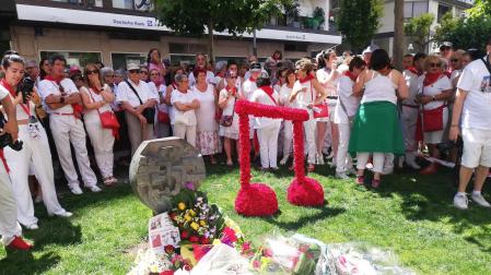 Cientos de personas han participado en el homenaje a Germán Rodríguez