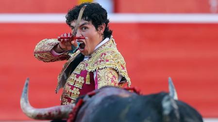 Imágenes de la tercera corrida de la Feria del Toro 2023 celebrada el domino 9 de julio