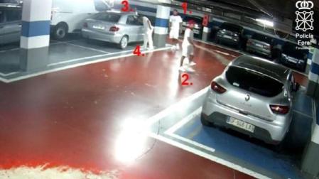 Imágenes de las cámaras de vigilancia de un parking