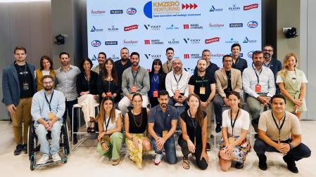Representantes de KM ZERO Food Innovation Hub, compañías participantes y startups seleccionadas en la 2ª edición de KM ZERO Venturing