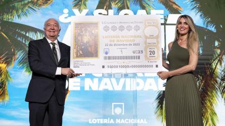 El presidente de Loterías y Apuestas del Estado, Jesús Huerta, acompañado por la periodista Blanca Benlloch, presenta el Sorteo Extraordinario de Navidad 2023