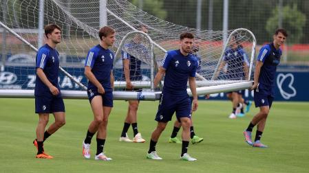 Los rojillos, este miércoles durante el entrenamiento en Tajonar