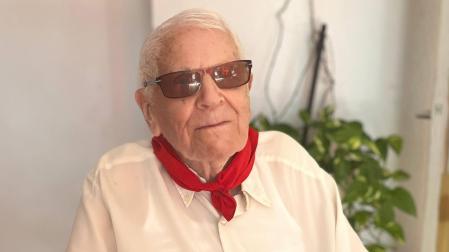 Vicente con su pañuelico rojo en la Casa de la Misericordia