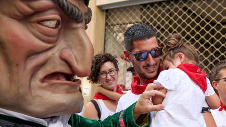 Fotos de la Comparsa de Gigantes y Cabezudos este viernes, 14 de julio.