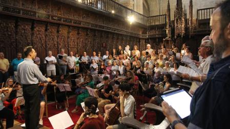 A: MARIBEL TIERNO
F: 18/07/2023
P: LOS INTEGRANTES DEL CORO CANTAN
L: TUDELA
T: NOVENA A SANTA ANA, PATRONA DE TUDELA