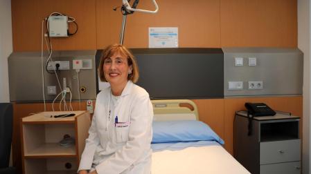 La neuróloga y neurofisióloga Elena Urrestarazu, en la Unidad de sueño de la Clínica Universidad de Navarra.