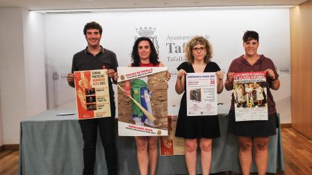 Desde la izda., el alcalde Xabier Alcuaz y las concejalas Maitane Fernández, Patricia Fernández y Goizeder Juango