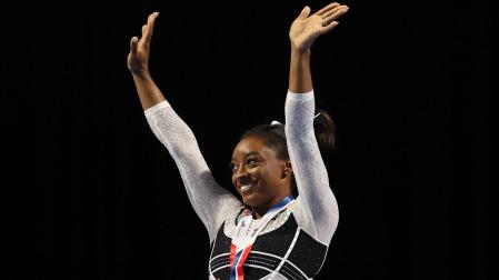 Simone Biles, la gimnasta más ganadora de la historia de Estados Unidos, regresa a la competición con victoria