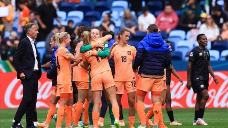 El equipo de Países Bajos celebra su pase a cuartos de final