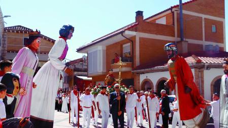 Los giantes al paso del patrón San Esteban