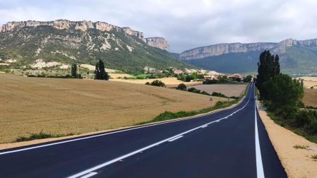 Vista de la carretera NA 7310, una vez finalizadas las obras de renovación