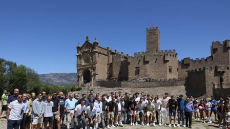 Fotos de la plantilla de Osasuna en la tradicional visita a la basílica de Javier