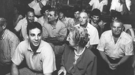 Cien personas acudieron al batzarre que se celebró en Oronoz