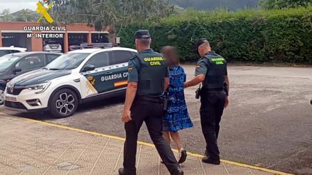 Detenida la cuidadora de un anciano de 89 años por apoderarse de sus ahorros y su pensión