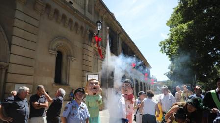 La calle de la capital navarra celebra este jueves el Día de San Lorenzo