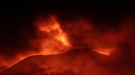 El Etna entra de nuevo en erupción