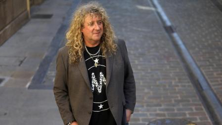 Rudy Goroskieta (Pamplona, 1967) posa en la calle Descalzos, donde se ubica la sede de Cultura del Ayuntamiento de Pamplona, que dirige con el nuevo equipo de Ibarrola