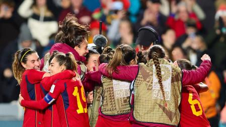 La selección celebra uno de los goles ante Suecia