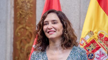 La presidenta de la Comunidad de Madrid, Isabel Díaz Ayuso, durante el acto de entrega de las Palomas de Bronce-Bomberos de Madrid