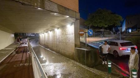 Efectos de la tormenta de verano en Tudela donde el granizo y el agua provocaron inundaciones y desperfectos