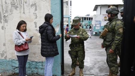 Centro de votación en Quito