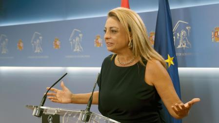 La representante de Coalición Canaria (CC) en el Congreso, Cristina Valido, atiende a los medios de comunicación tras su reunión con el Rey