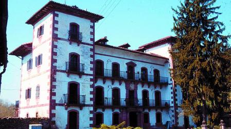 En sus orígenes, el palacio debió ser una casa-torre