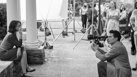 Fotograma de 'Maestro', con Carey Mulligan como Felicia Montealegre y Bradley Cooper como Leonard Bernstein