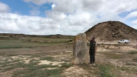 Menhir localizado por los agentes de Guarderío de Medio Ambiente