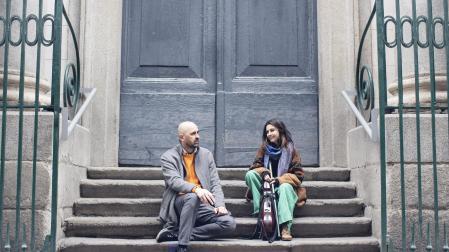 Daniel Oyarzabal, concertista de clave y órgano, & Mirian Hontana, violín, hoy en Larraga.